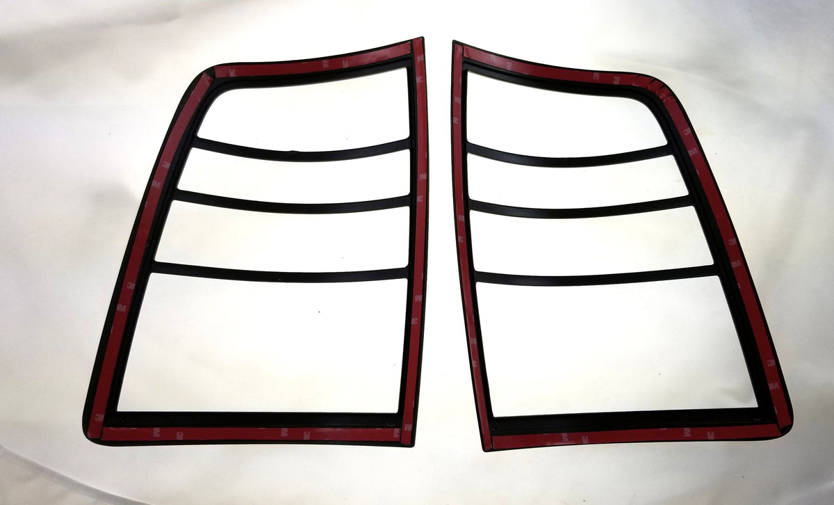 2009-2010 Dodge Ram 1500 2PCS Black Tail-Light Bezel Chrome Delete Kit